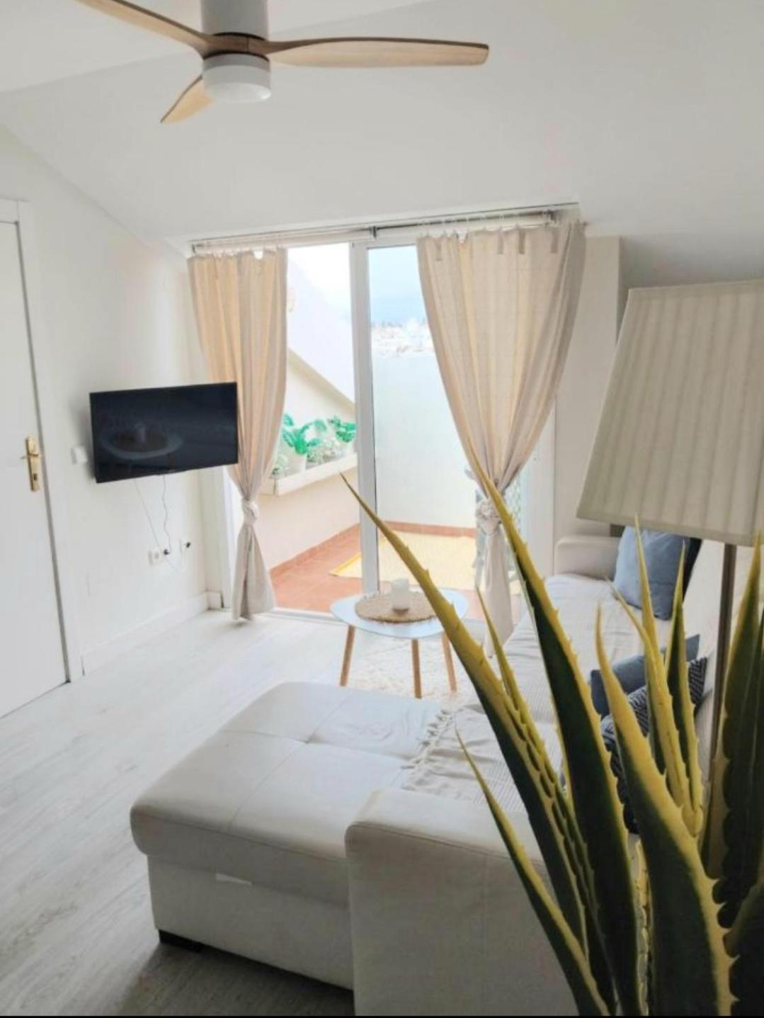 Appartamento New City Penthouse Near Beach With Sunny Balcony Fuengirola Esterno foto